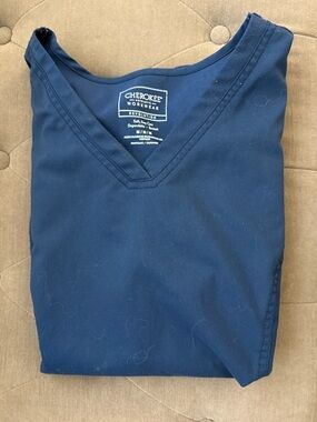 Reduced! Cherokee Navy V-Neck Scrub Top - Classic Workwear